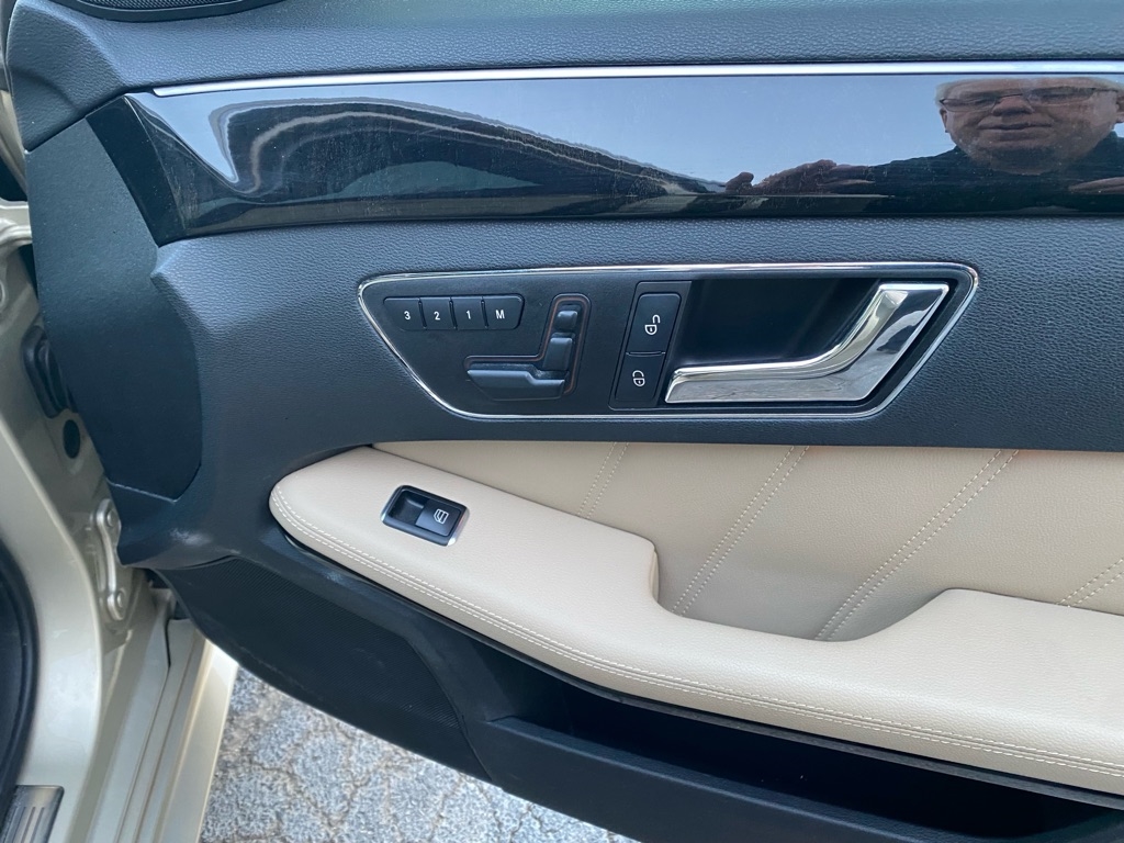 Mercedes-Benz E-Class  2011