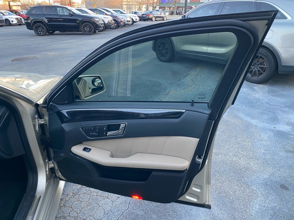 Mercedes-Benz E-Class  2011