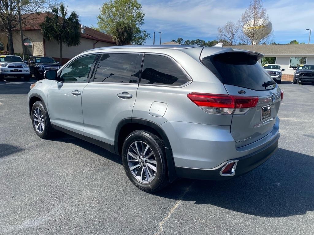 Toyota Highlander XLE AWD V6 2019
