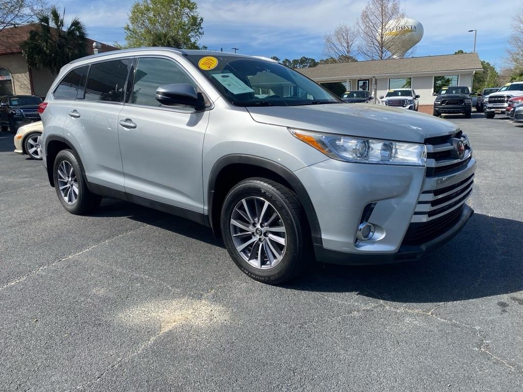 Toyota Highlander XLE AWD V6 2019