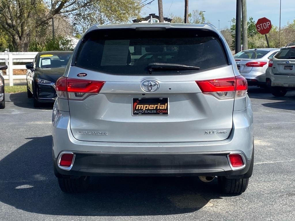 Toyota Highlander XLE AWD V6 2019