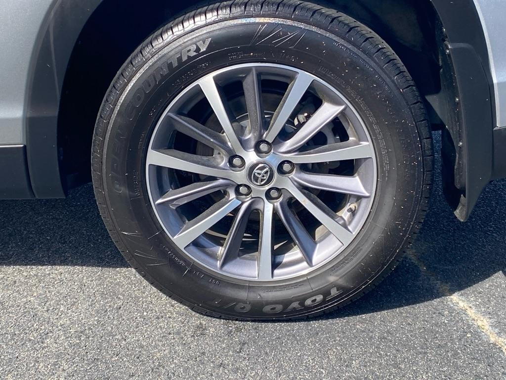 Toyota Highlander XLE AWD V6 2019