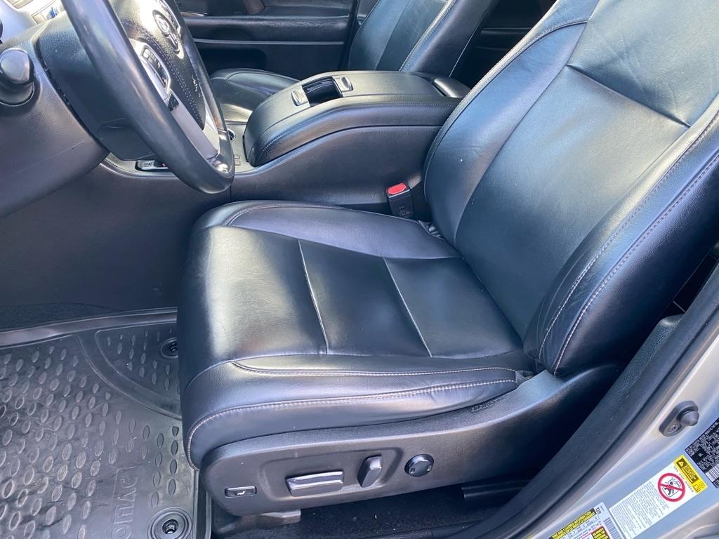 Toyota Highlander XLE AWD V6 2019