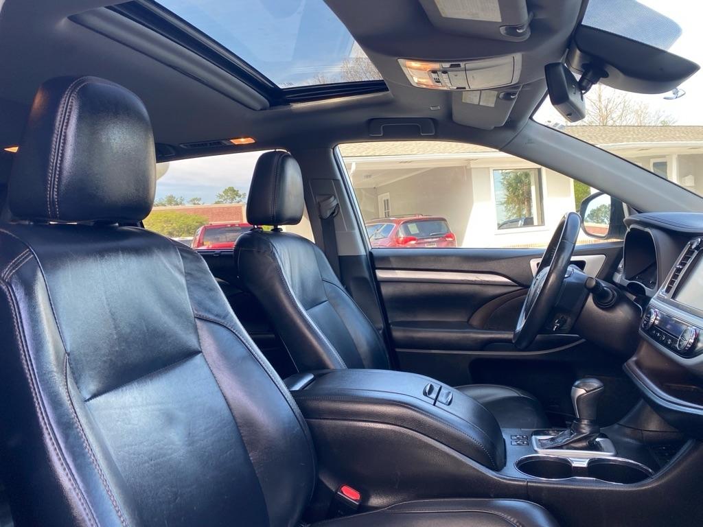 Toyota Highlander XLE AWD V6 2019