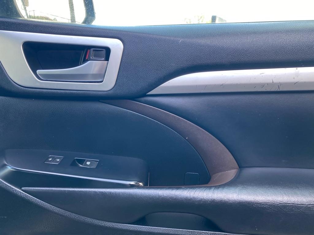 Toyota Highlander XLE AWD V6 2019