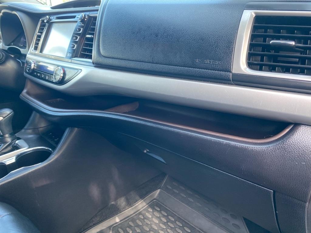 Toyota Highlander XLE AWD V6 2019