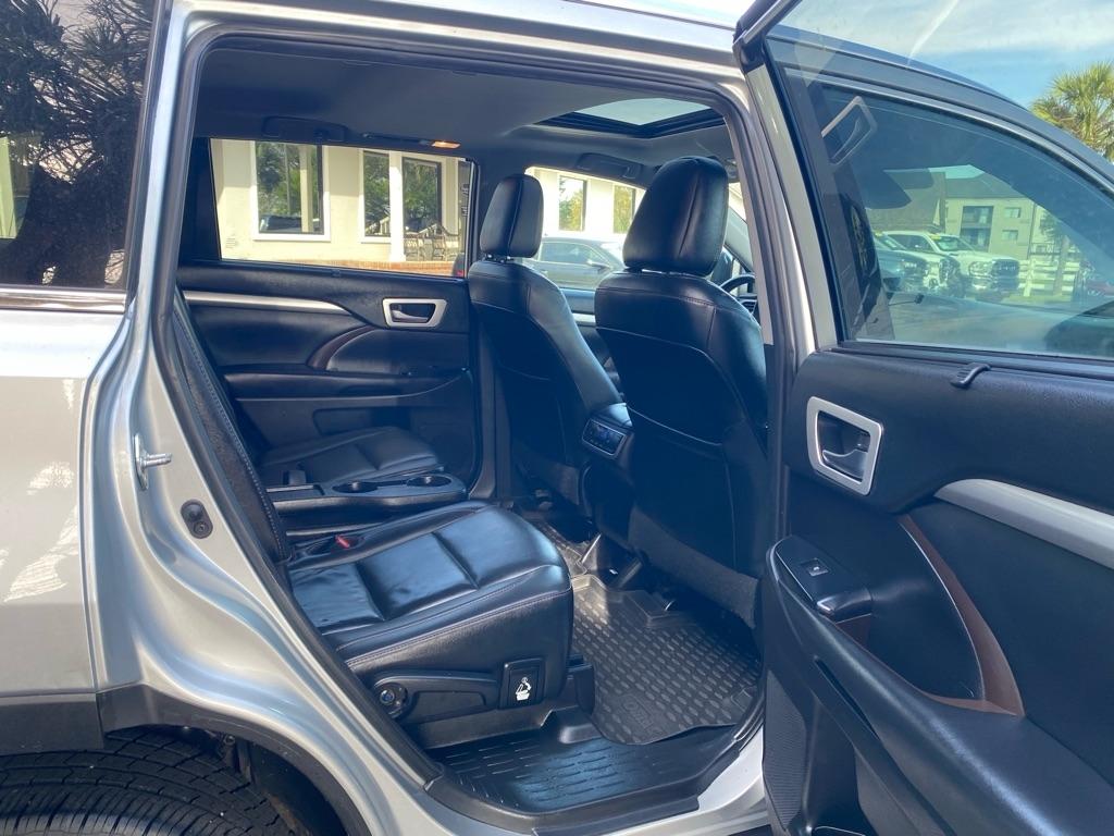 Toyota Highlander XLE AWD V6 2019