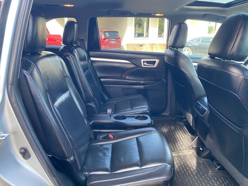 Toyota Highlander XLE AWD V6 2019