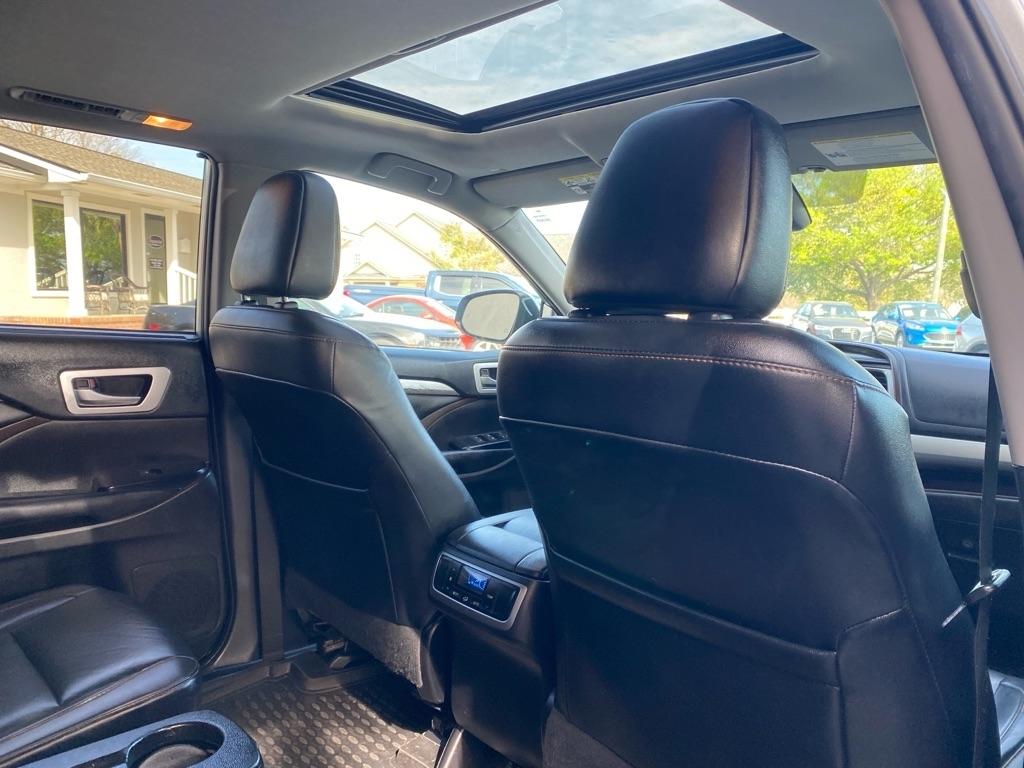 Toyota Highlander XLE AWD V6 2019