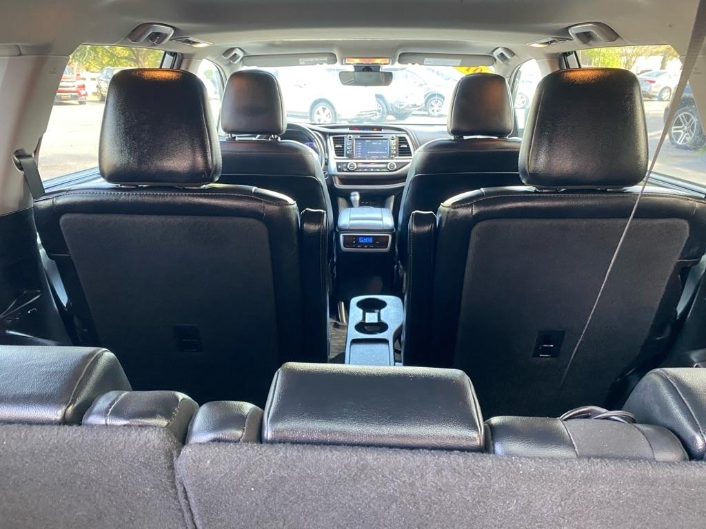 Toyota Highlander XLE AWD V6 2019