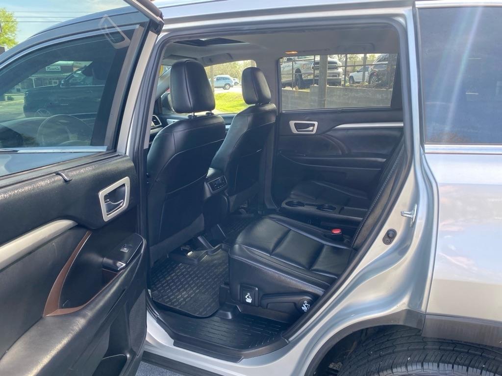 Toyota Highlander XLE AWD V6 2019