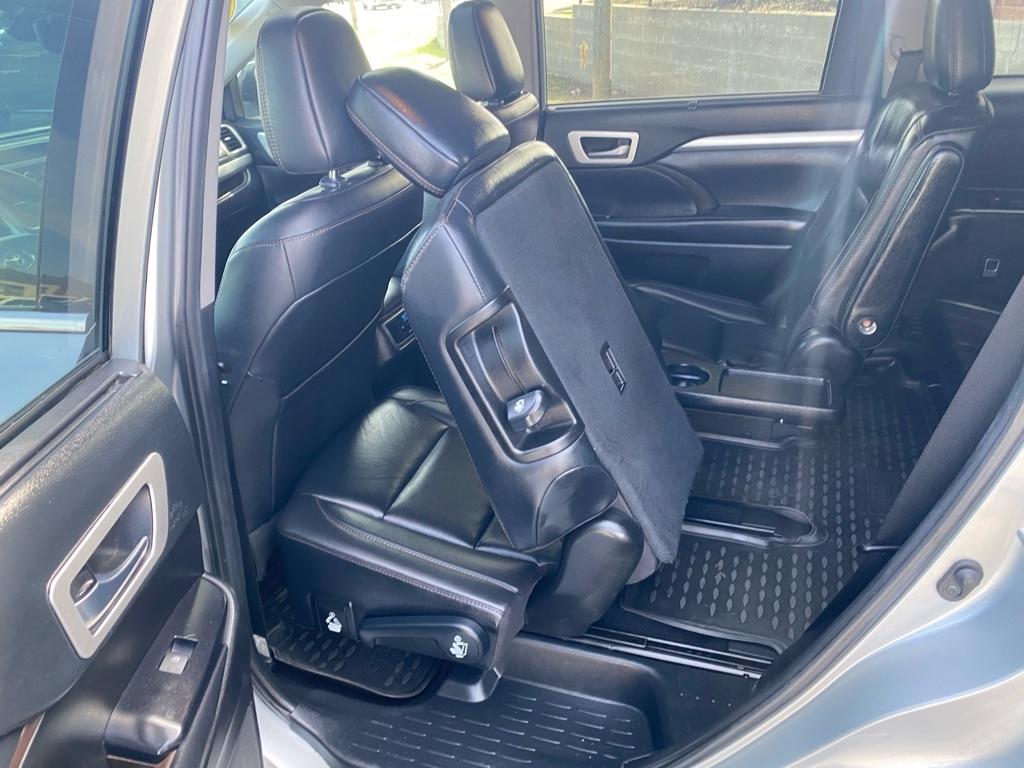 Toyota Highlander XLE AWD V6 2019