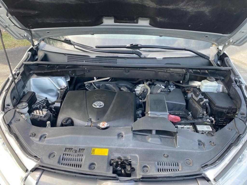 Toyota Highlander XLE AWD V6 2019