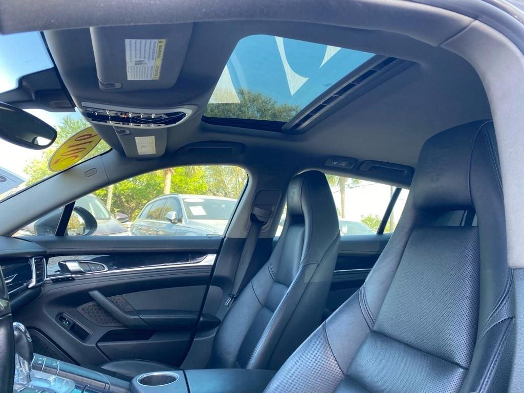 Porsche Panamera  2016