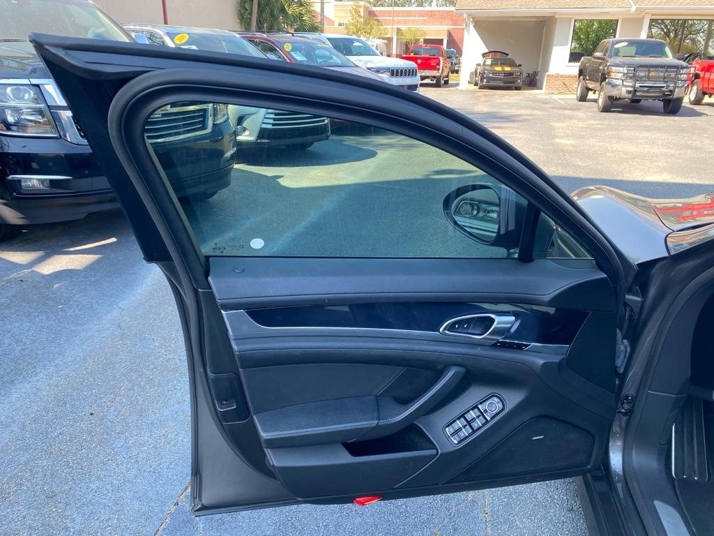 Porsche Panamera  2016