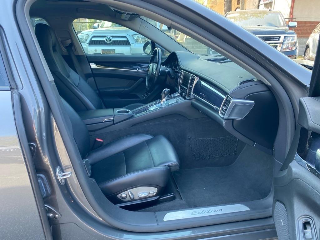 Porsche Panamera  2016