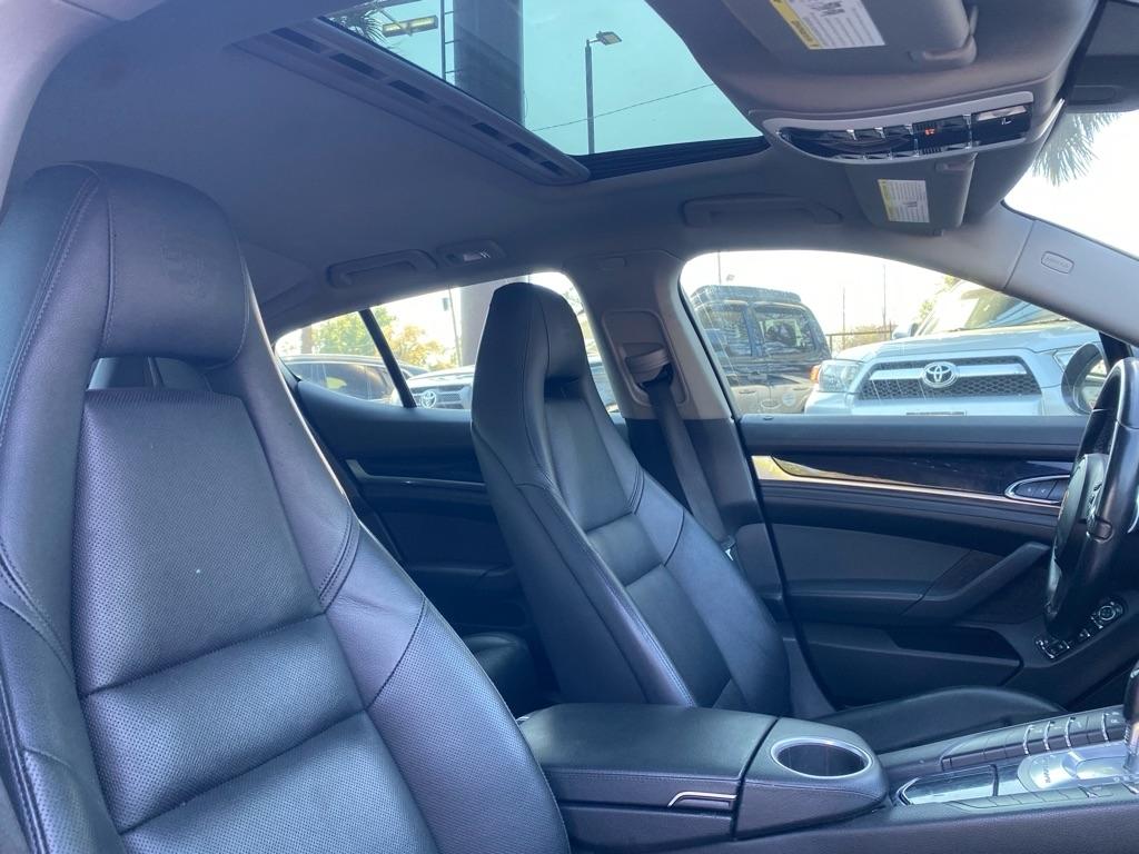 Porsche Panamera  2016