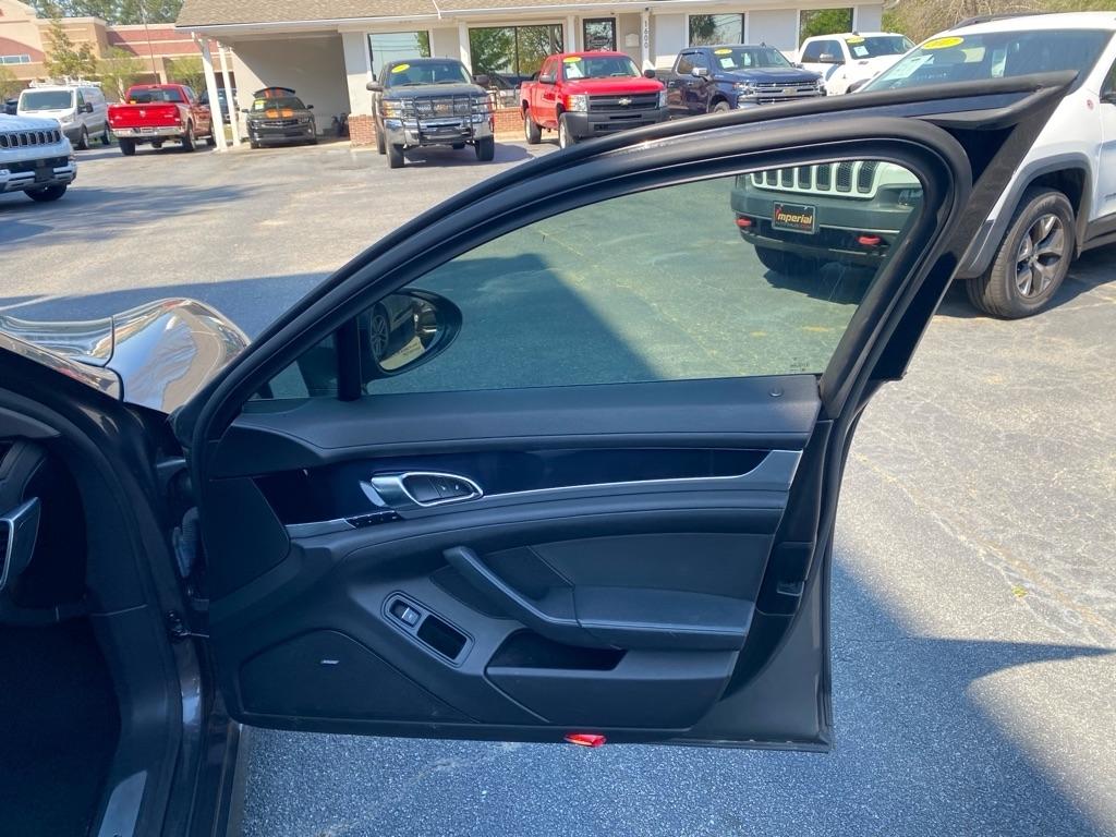 Porsche Panamera  2016