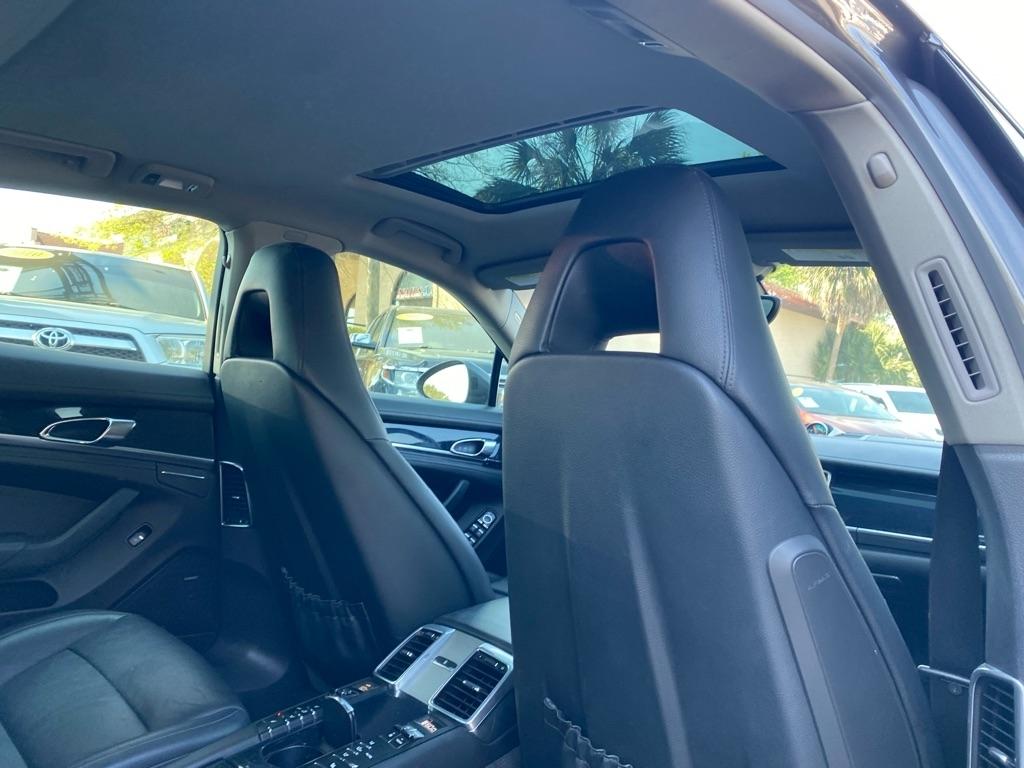 Porsche Panamera  2016