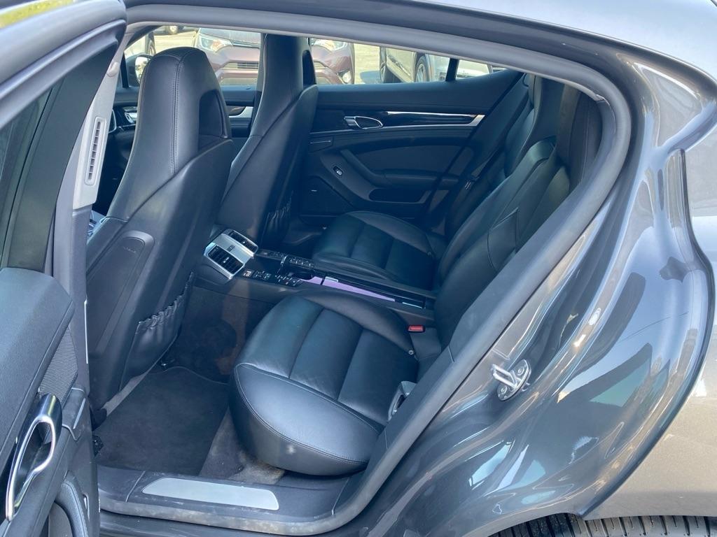 Porsche Panamera  2016