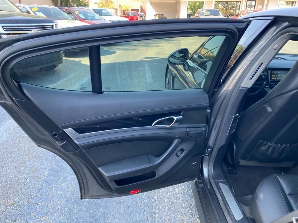 Porsche Panamera  2016