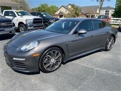 2016 Porsche Panamera 