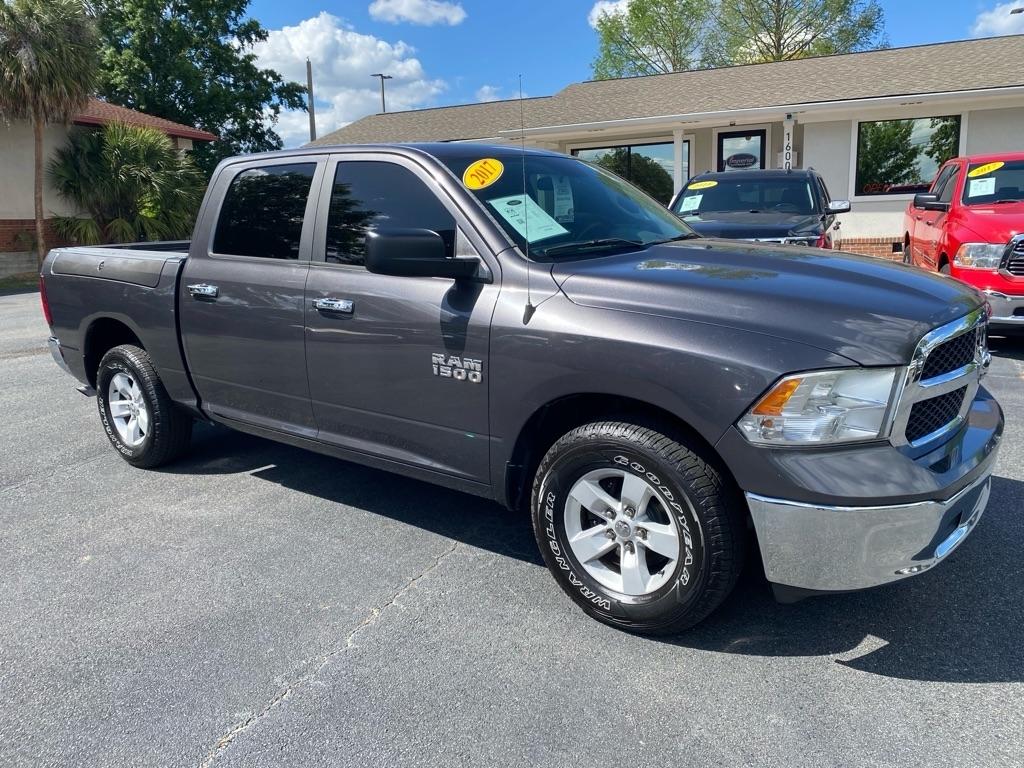 RAM 1500 SLT Crew Cab 2WD SWB 2017