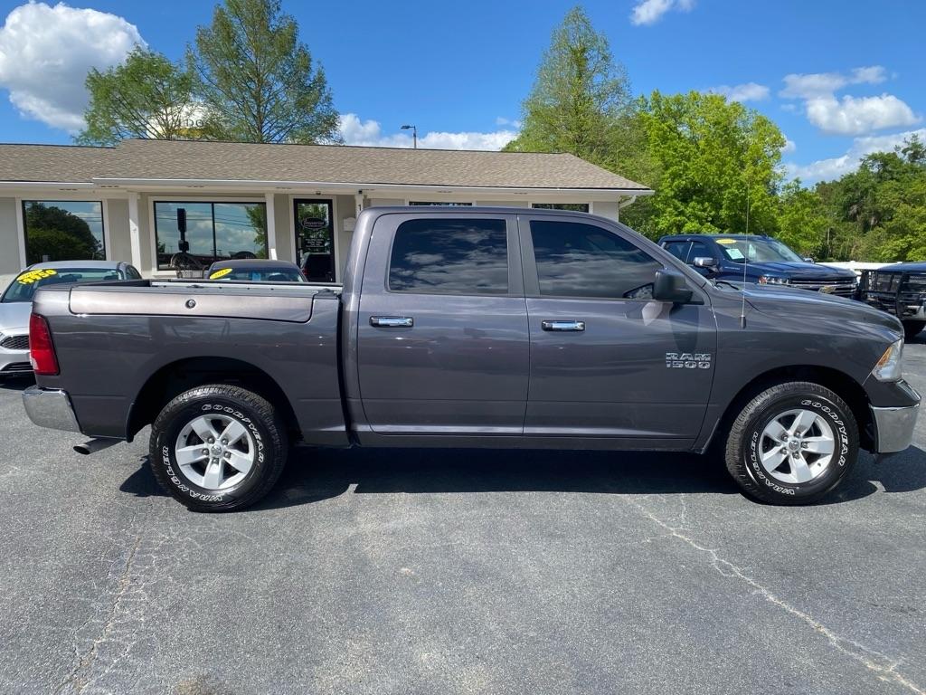 RAM 1500 SLT Crew Cab 2WD SWB 2017