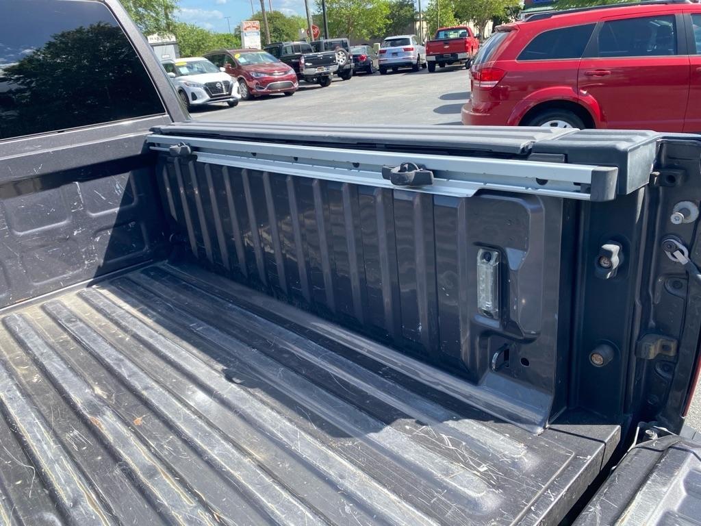 RAM 1500 SLT Crew Cab 2WD SWB 2017