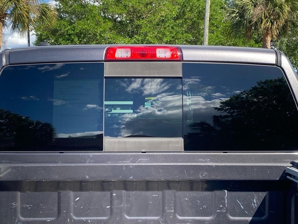 RAM 1500 SLT Crew Cab 2WD SWB 2017