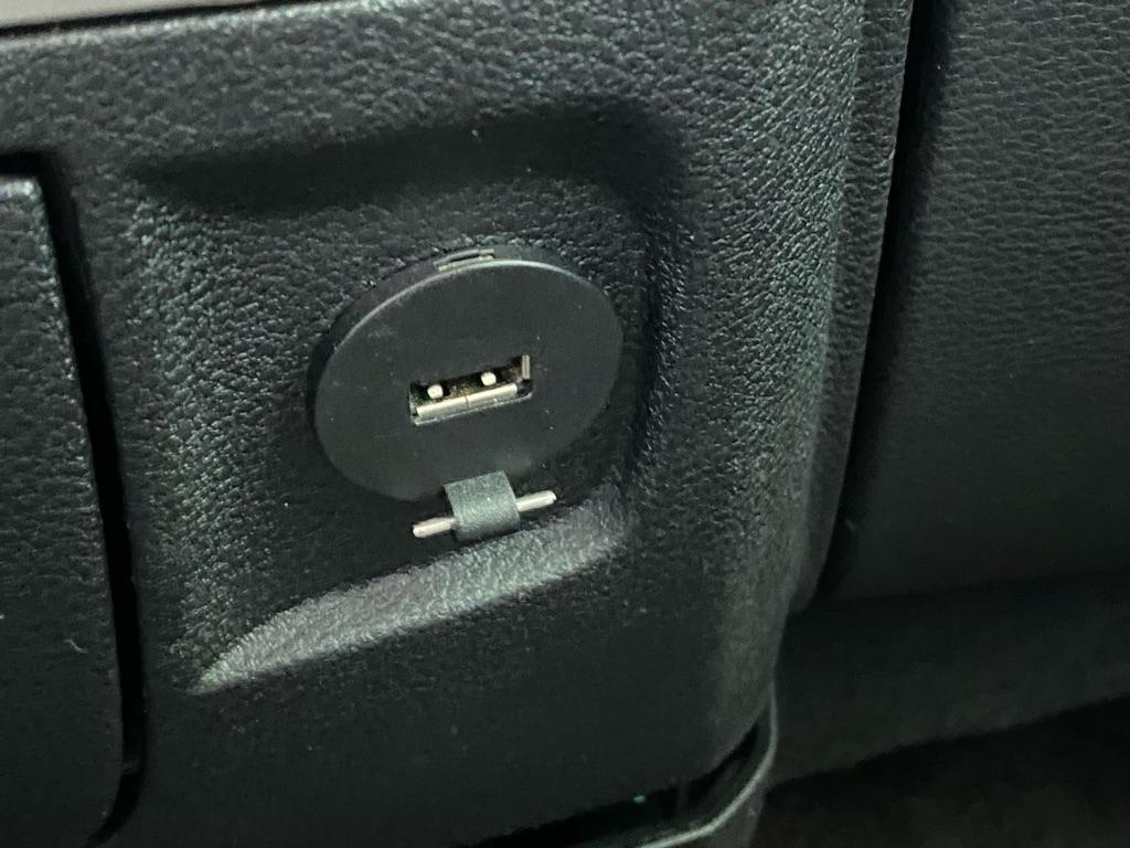 RAM 1500 SLT Crew Cab 2WD SWB 2017