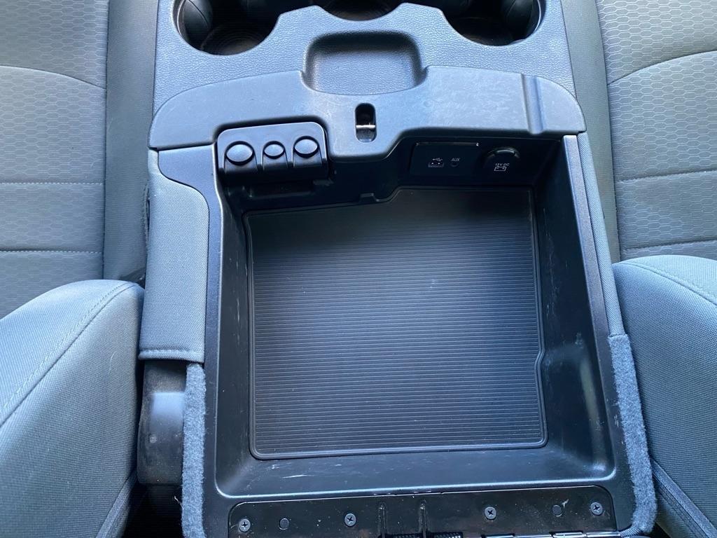 RAM 1500 SLT Crew Cab 2WD SWB 2017