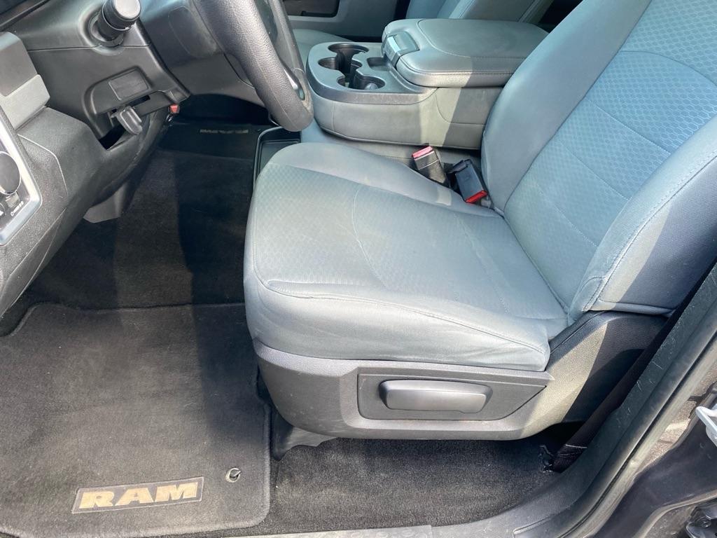 RAM 1500 SLT Crew Cab 2WD SWB 2017