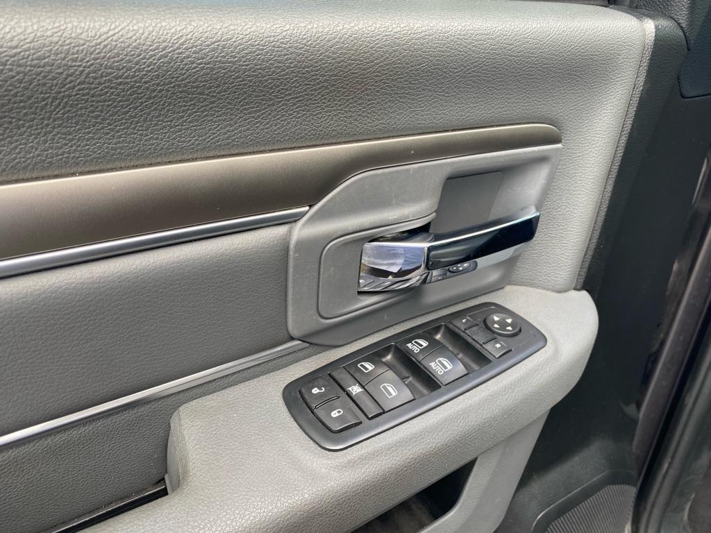 RAM 1500 SLT Crew Cab 2WD SWB 2017