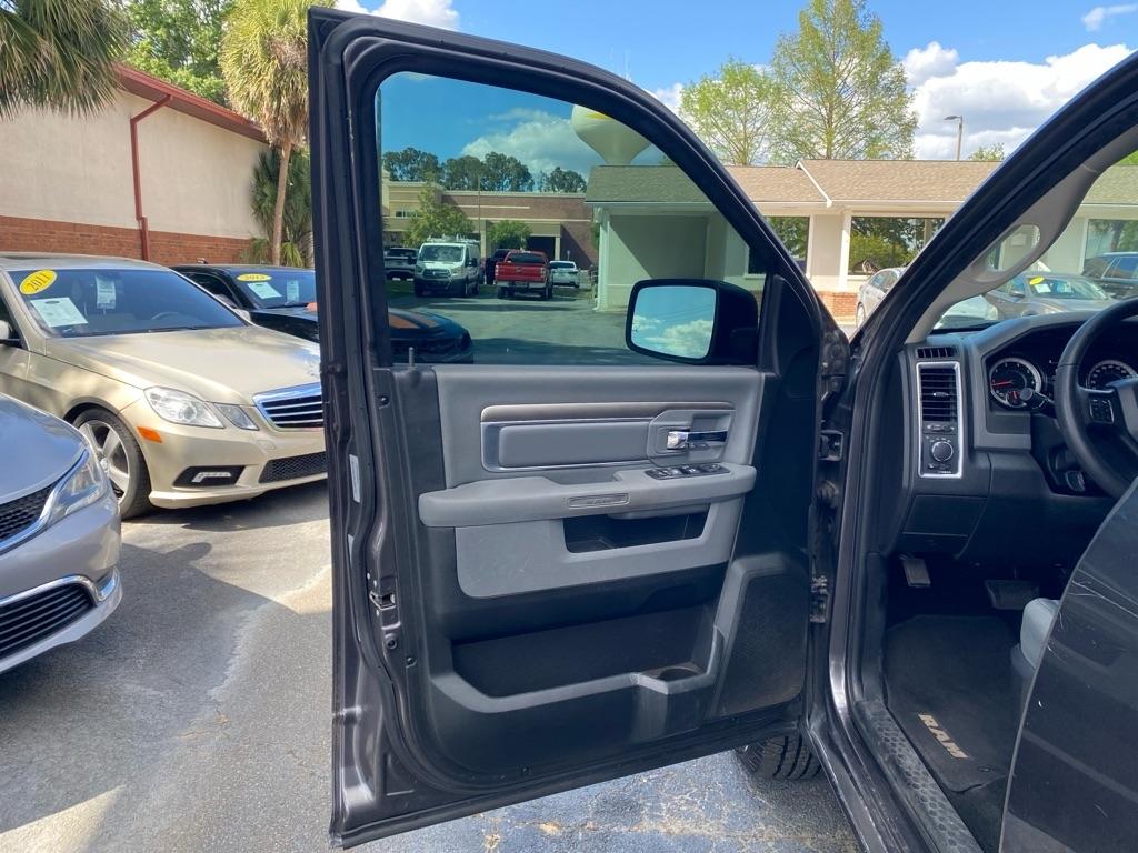 RAM 1500 SLT Crew Cab 2WD SWB 2017