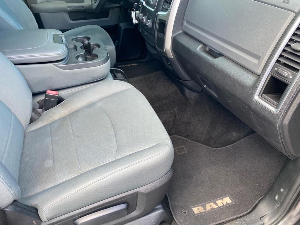 RAM 1500 SLT Crew Cab 2WD SWB 2017