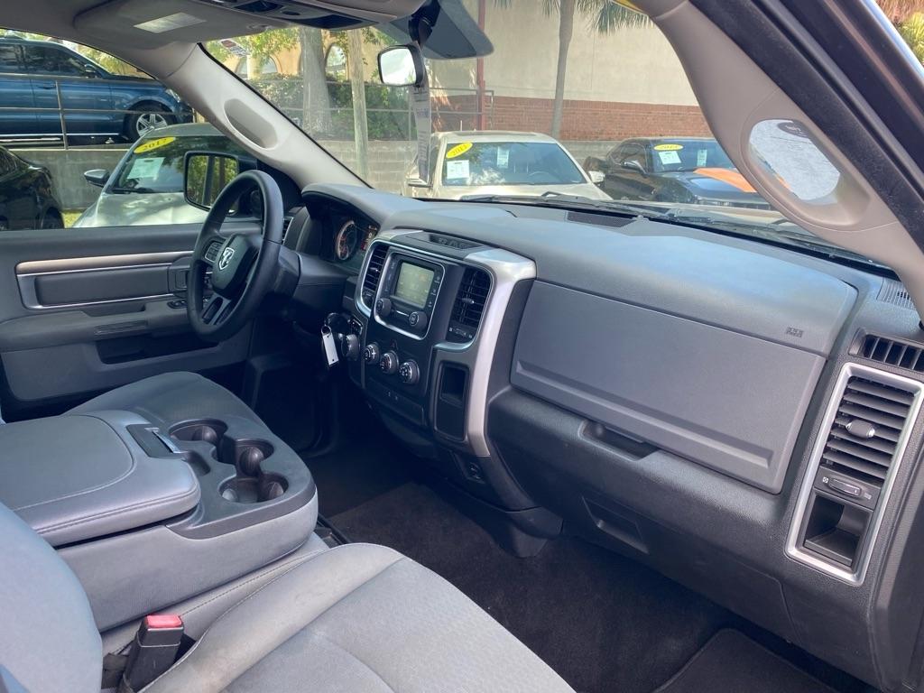 RAM 1500 SLT Crew Cab 2WD SWB 2017