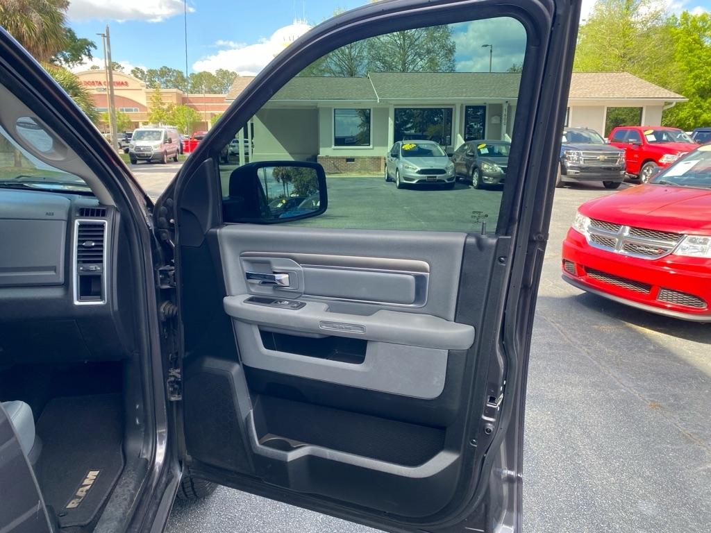 RAM 1500 SLT Crew Cab 2WD SWB 2017