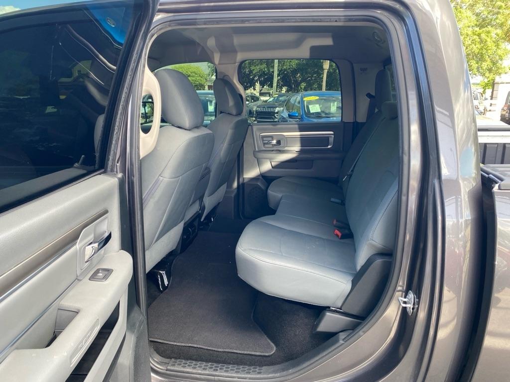 RAM 1500 SLT Crew Cab 2WD SWB 2017