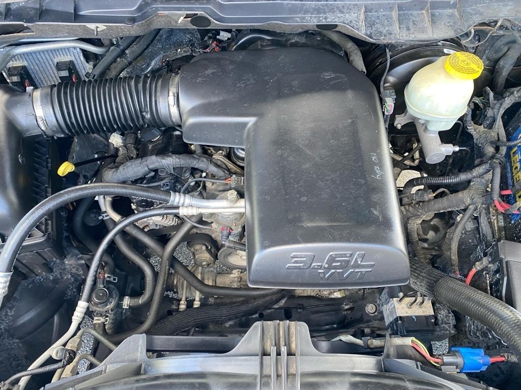 RAM 1500 SLT Crew Cab 2WD SWB 2017