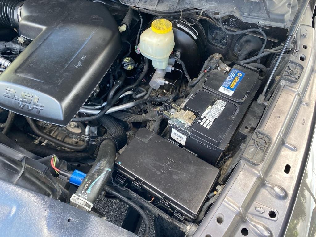 RAM 1500 SLT Crew Cab 2WD SWB 2017