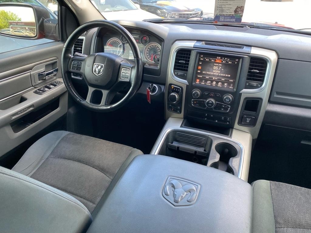 RAM 1500 Big Horn Crew Cab 4WD SWB 2017