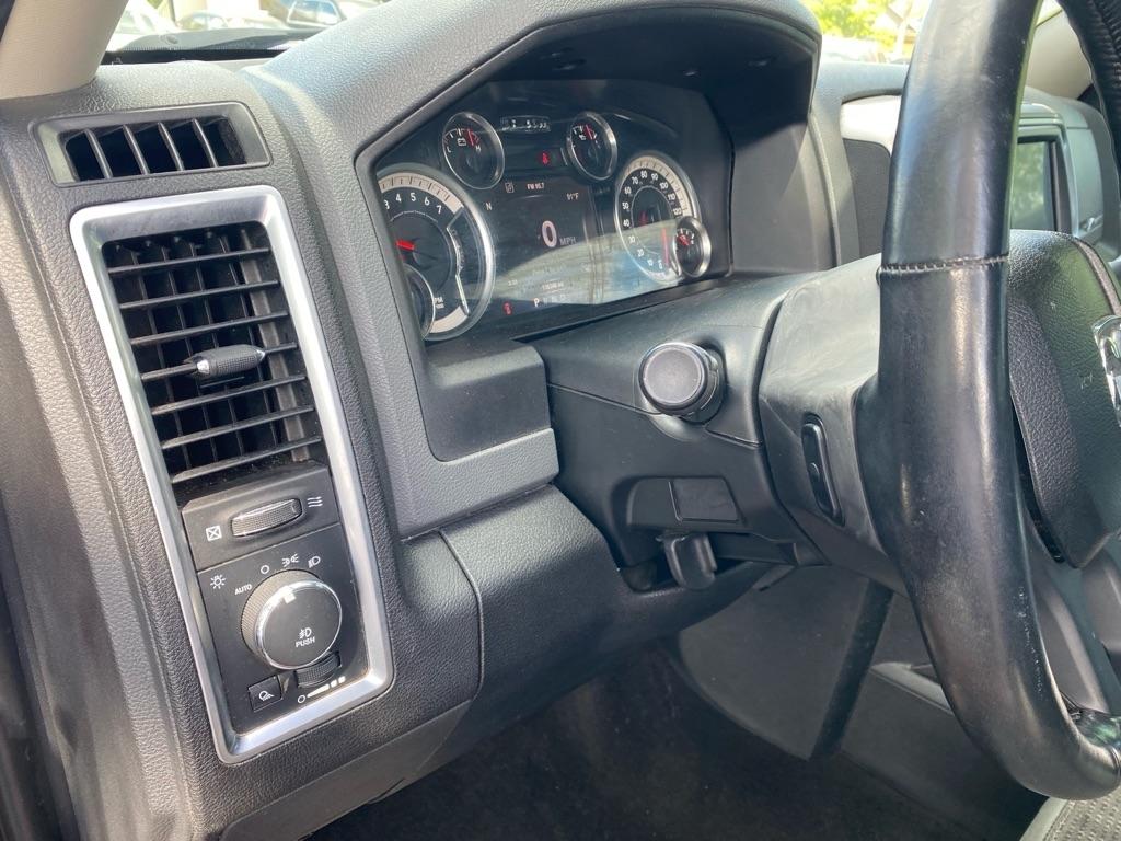 RAM 1500 Big Horn Crew Cab 4WD SWB 2017