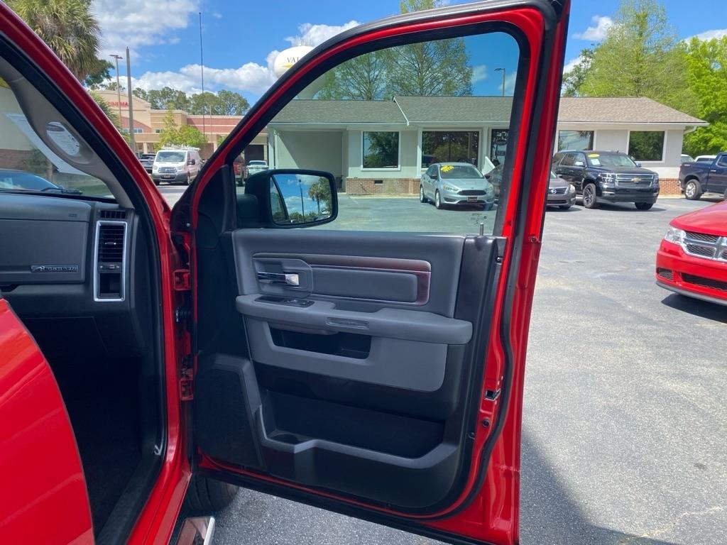 RAM 1500 Big Horn Crew Cab 4WD SWB 2017