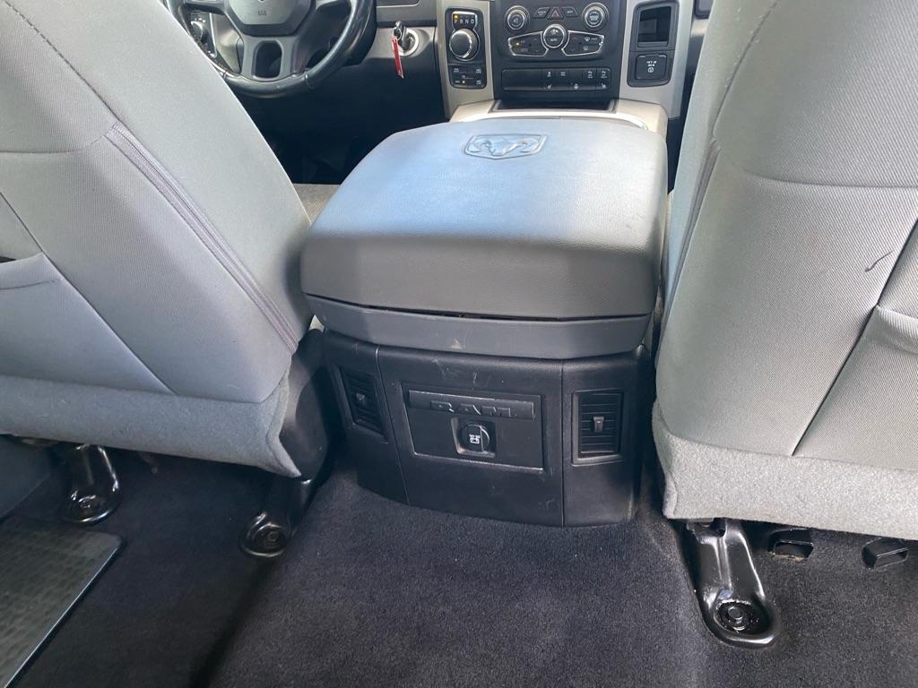 RAM 1500 Big Horn Crew Cab 4WD SWB 2017