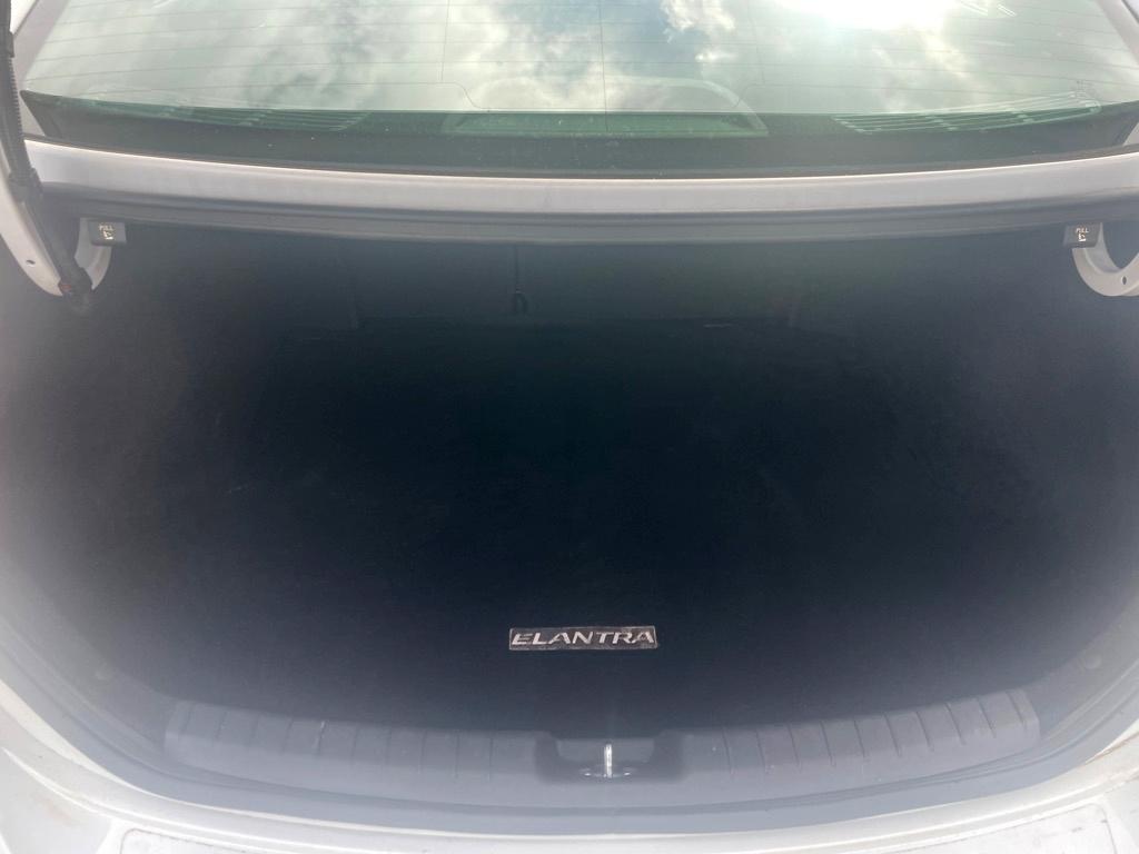 Hyundai Elantra  2018