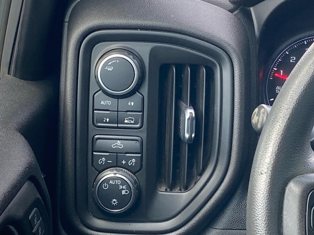 Chevrolet Silverado 1500 Custom Crew Cab Short Box 4WD 2021