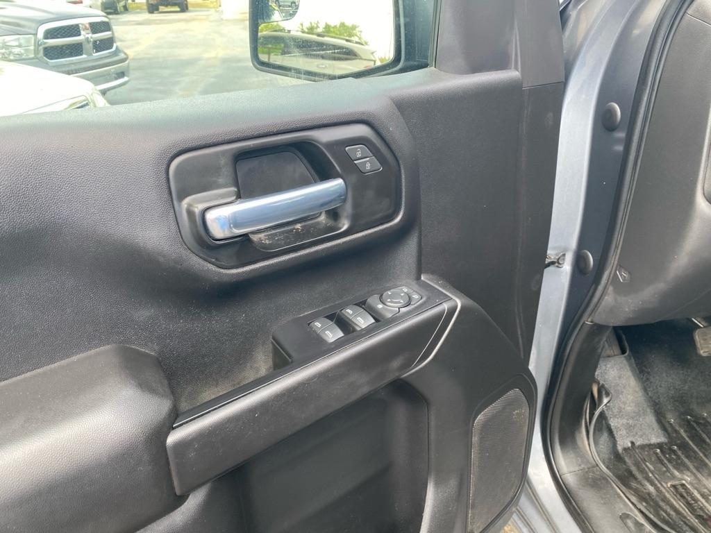 Chevrolet Silverado 1500 Custom Crew Cab Short Box 4WD 2021