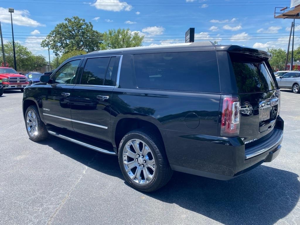 GMC Yukon XL Denali 2017