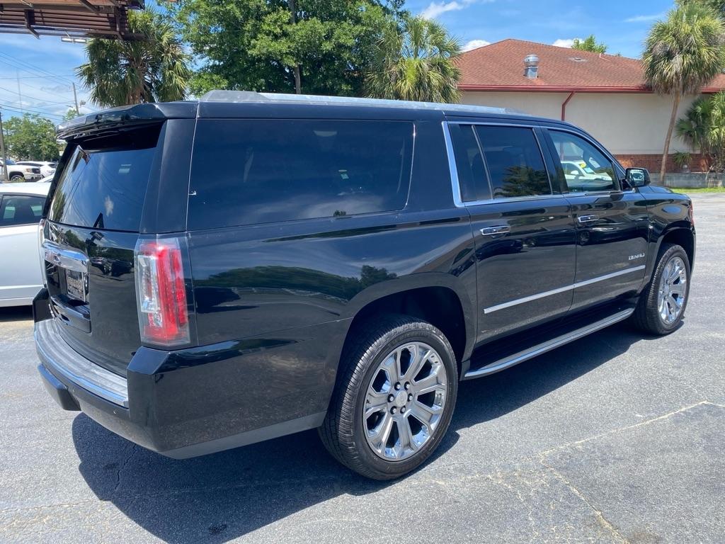 GMC Yukon XL Denali 2017